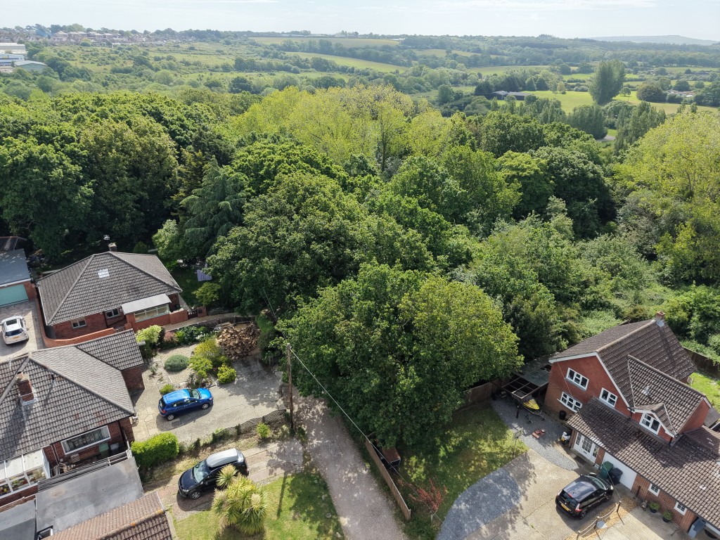 Lot: 70 - TWO ACRE SITE WITH A PREVIOUS RESOLUTION TO GRANT PLANNING - Looking Down on the Site from Above Rosemary Lane